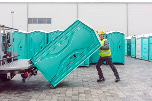 Best Portable restroom trailer rental  in Parkwood, CA